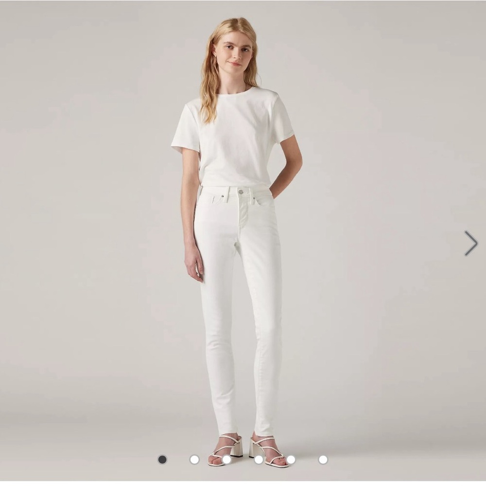 Levi’s 311 shaping skinny white jean